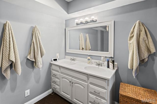 4464 McPherson Avenue 3B, St Louis, MO 63108