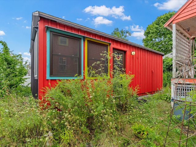 15 3rd St, Wareham, MA 02571