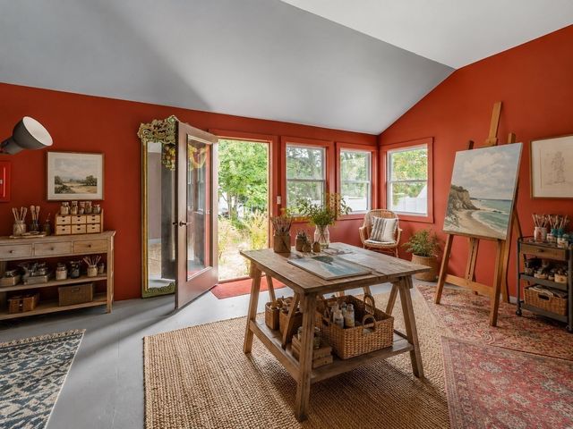15 3rd St, Wareham, MA 02571