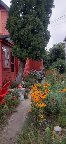 15 3rd St, Wareham, MA 02571
