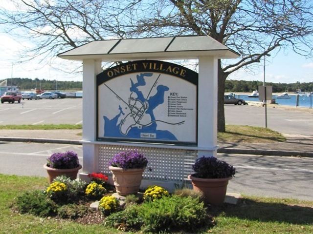 15 3rd St, Wareham, MA 02571