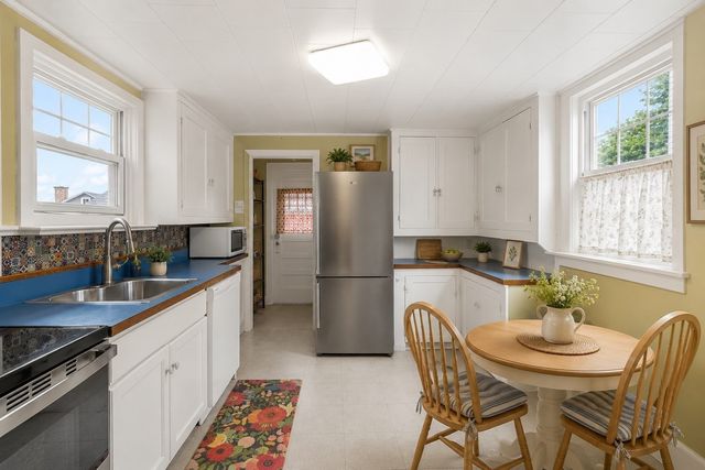 15 3rd St, Wareham, MA 02571