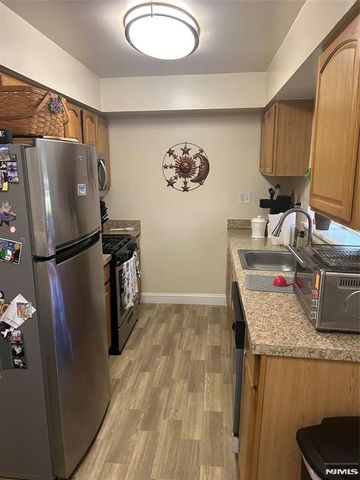 280-320 Oak Street 280A, Ridgewood, NJ 07450