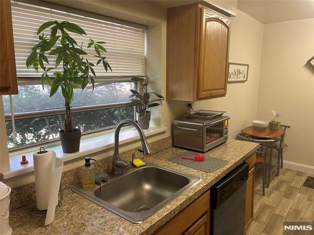 280-320 Oak Street 280A, Ridgewood, NJ 07450