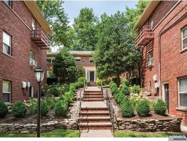 280-320 Oak Street 280A, Ridgewood, NJ 07450