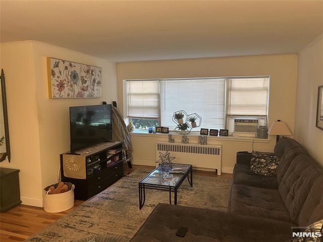 280-320 Oak Street 280A, Ridgewood, NJ 07450