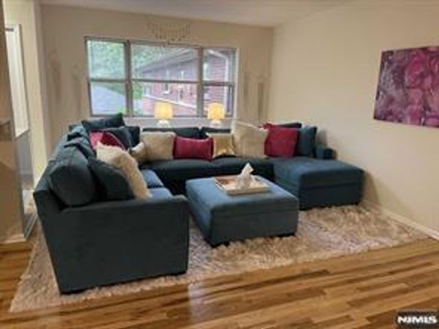280-320 Oak Street 280A, Ridgewood, NJ 07450