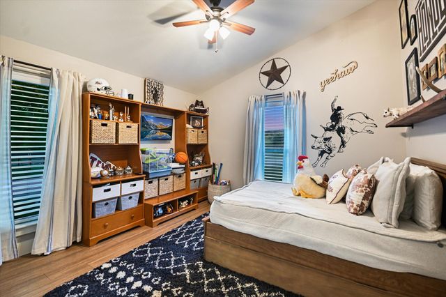 2411 Spoke Hollow RD, Wimberley, TX 78676