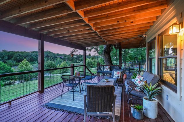 2411 Spoke Hollow RD, Wimberley, TX 78676