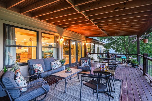 2411 Spoke Hollow RD, Wimberley, TX 78676