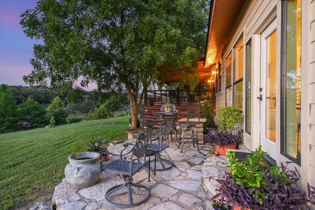 2411 Spoke Hollow RD, Wimberley, TX 78676