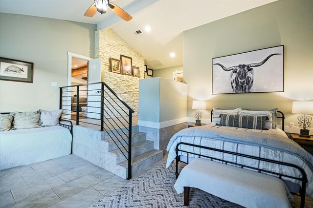 2411 Spoke Hollow RD, Wimberley, TX 78676