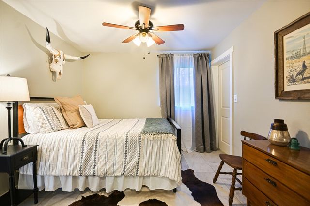 2411 Spoke Hollow RD, Wimberley, TX 78676