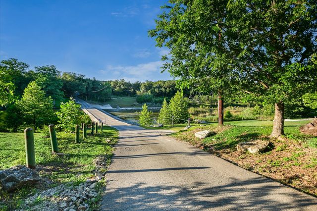 2411 Spoke Hollow RD, Wimberley, TX 78676