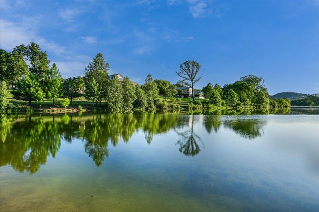 2411 Spoke Hollow RD, Wimberley, TX 78676