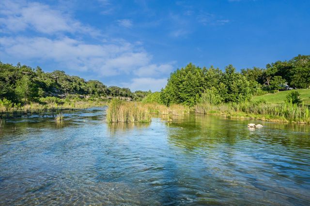 2411 Spoke Hollow RD, Wimberley, TX 78676