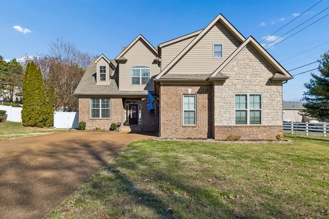 1600 Inverness Dr, Spring Hill, TN 37174