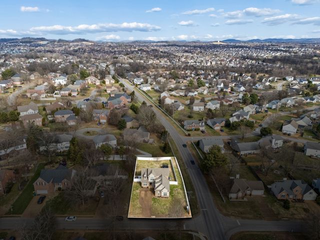 1600 Inverness Dr, Spring Hill, TN 37174