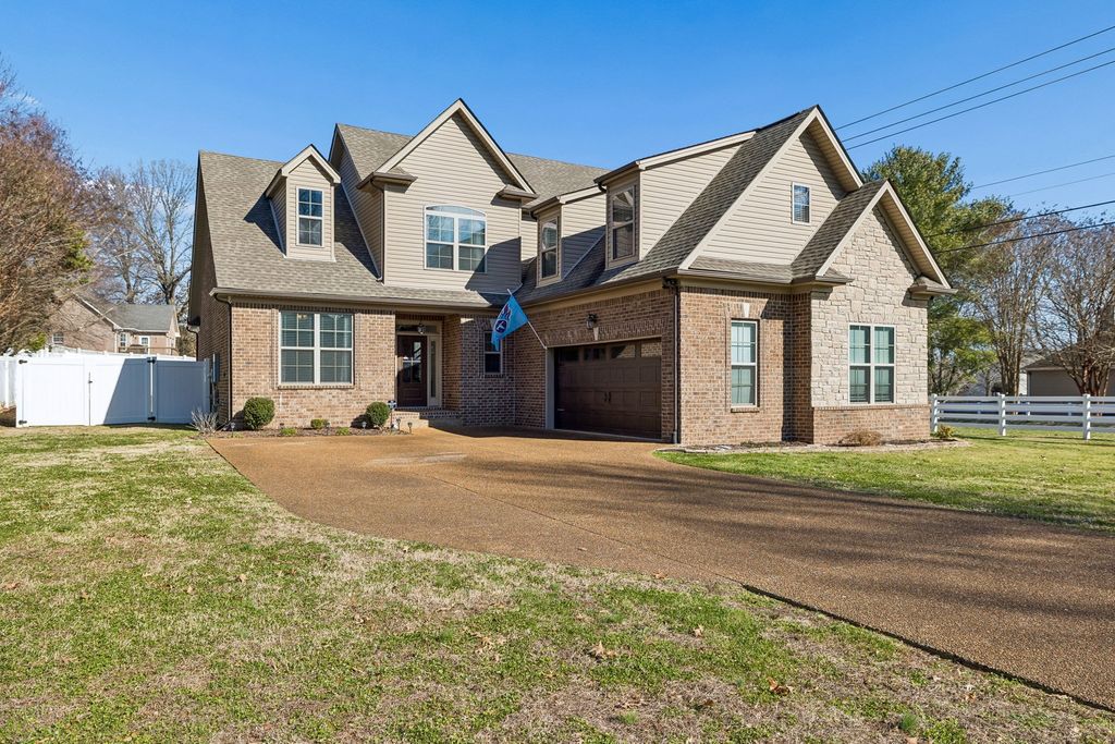 1600 Inverness Dr, Spring Hill, TN 37174