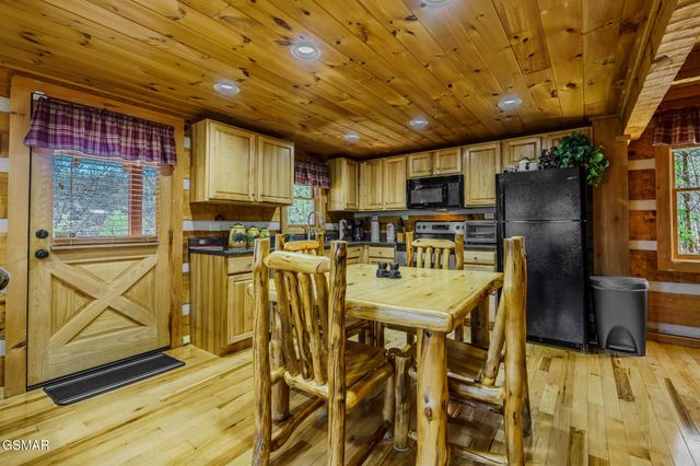1554 Bear Valley Road, Sevierville, TN 37876