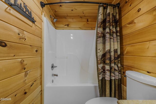 1554 Bear Valley Road, Sevierville, TN 37876