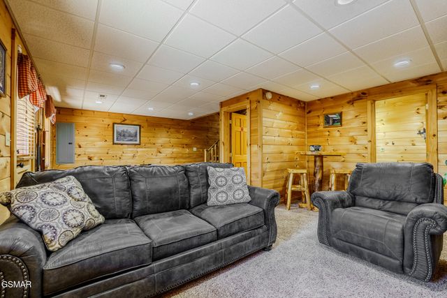 1554 Bear Valley Road, Sevierville, TN 37876