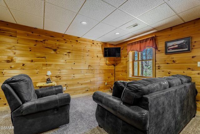 1554 Bear Valley Road, Sevierville, TN 37876