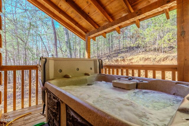 1554 Bear Valley Road, Sevierville, TN 37876