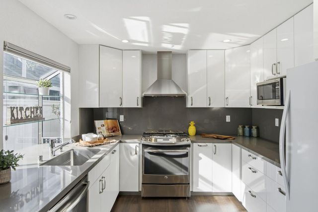 114 Williams Lane, Foster City, CA 94404