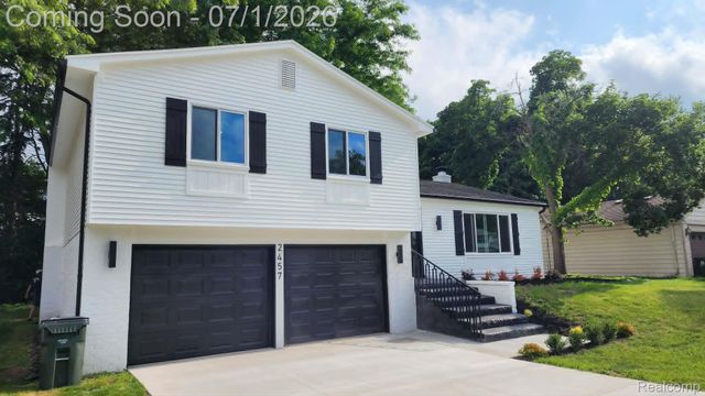 2457 Gemini Drive, Lake Orion Village, MI 48360