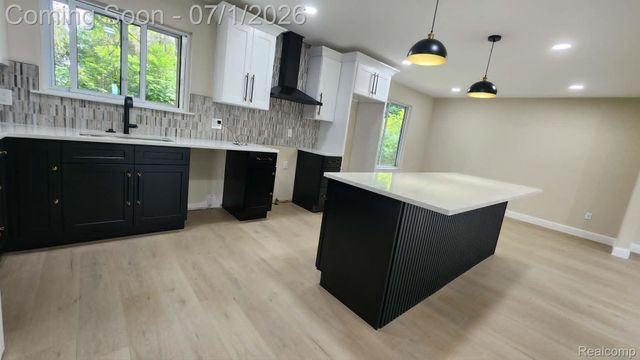 2457 Gemini Drive, Lake Orion Village, MI 48360