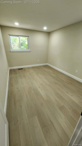 2457 Gemini Drive, Lake Orion Village, MI 48360