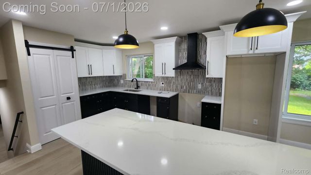2457 Gemini Drive, Lake Orion Village, MI 48360