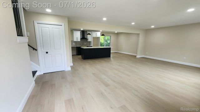 2457 Gemini Drive, Lake Orion Village, MI 48360