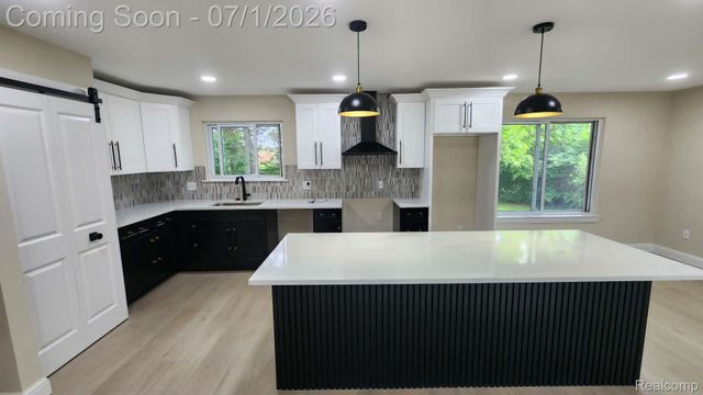 2457 Gemini Drive, Lake Orion Village, MI 48360