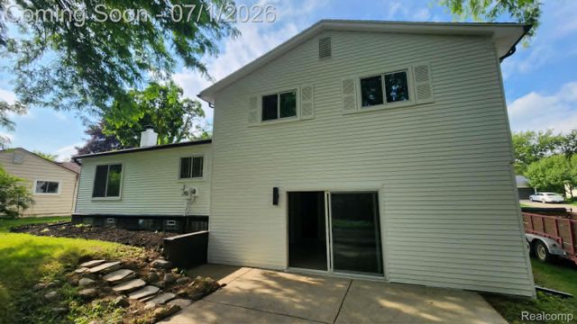 2457 Gemini Drive, Lake Orion Village, MI 48360