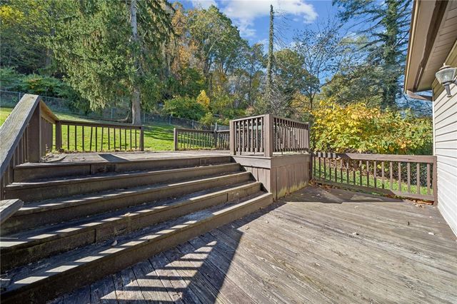 2318 Locust St, South Greensburg Boro, PA 15601