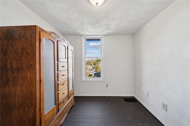 2318 Locust St, South Greensburg Boro, PA 15601