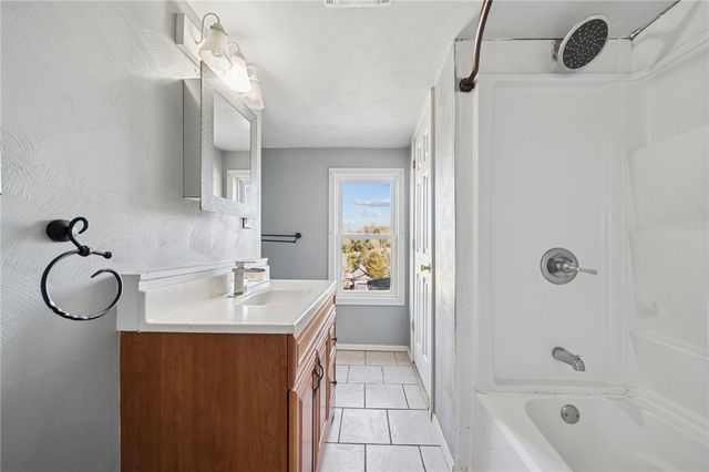 2318 Locust St, South Greensburg Boro, PA 15601