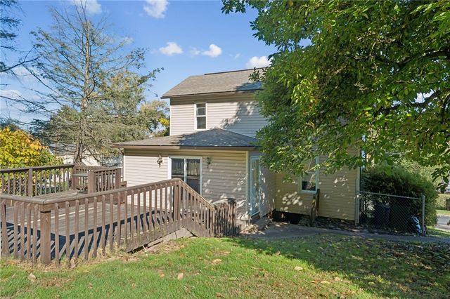 2318 Locust St, South Greensburg Boro, PA 15601