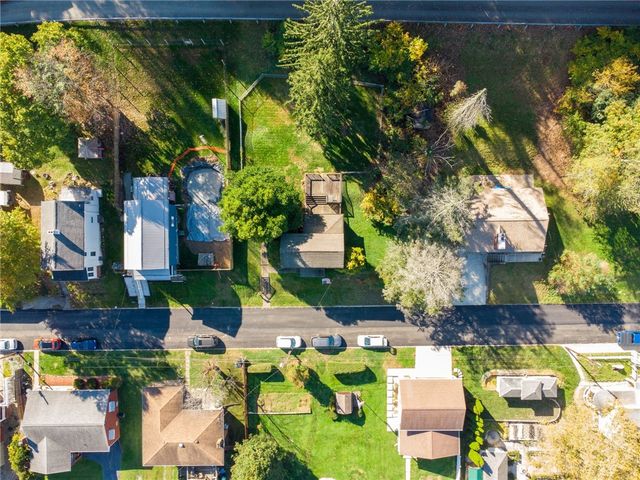 2318 Locust St, South Greensburg Boro, PA 15601