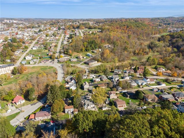 2318 Locust St, South Greensburg Boro, PA 15601