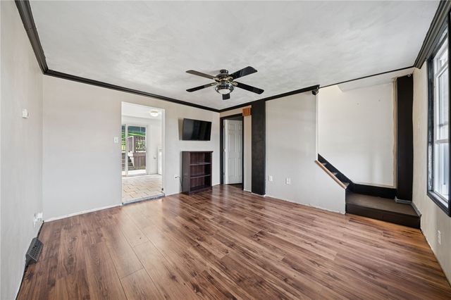 2318 Locust St, South Greensburg Boro, PA 15601