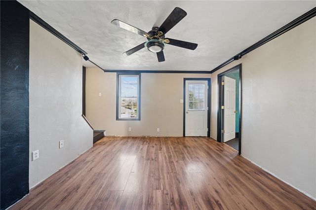 2318 Locust St, South Greensburg Boro, PA 15601