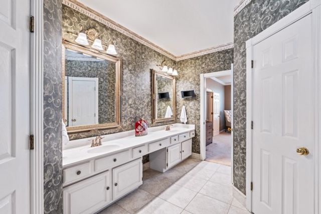 150 Creekside Drive, Double Oak, TX 75077