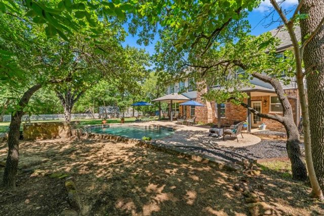 150 Creekside Drive, Double Oak, TX 75077