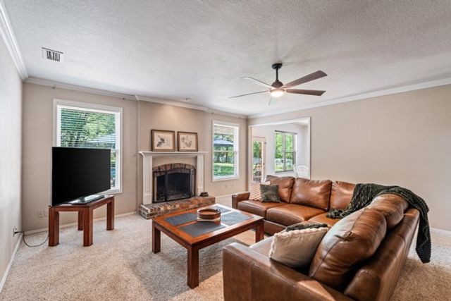 150 Creekside Drive, Double Oak, TX 75077