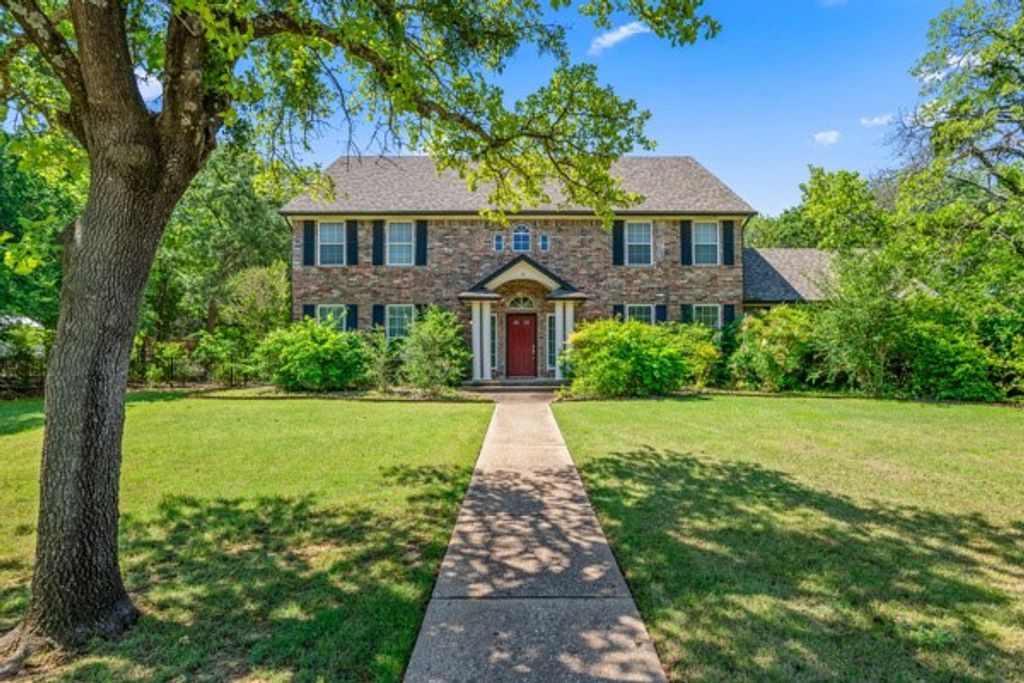 150 Creekside Drive, Double Oak, TX 75077