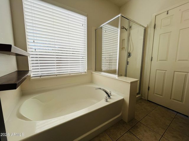 2561 W WOBURN Lane, Phoenix, AZ 85085