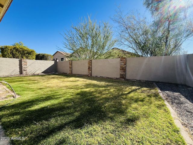 2561 W WOBURN Lane, Phoenix, AZ 85085